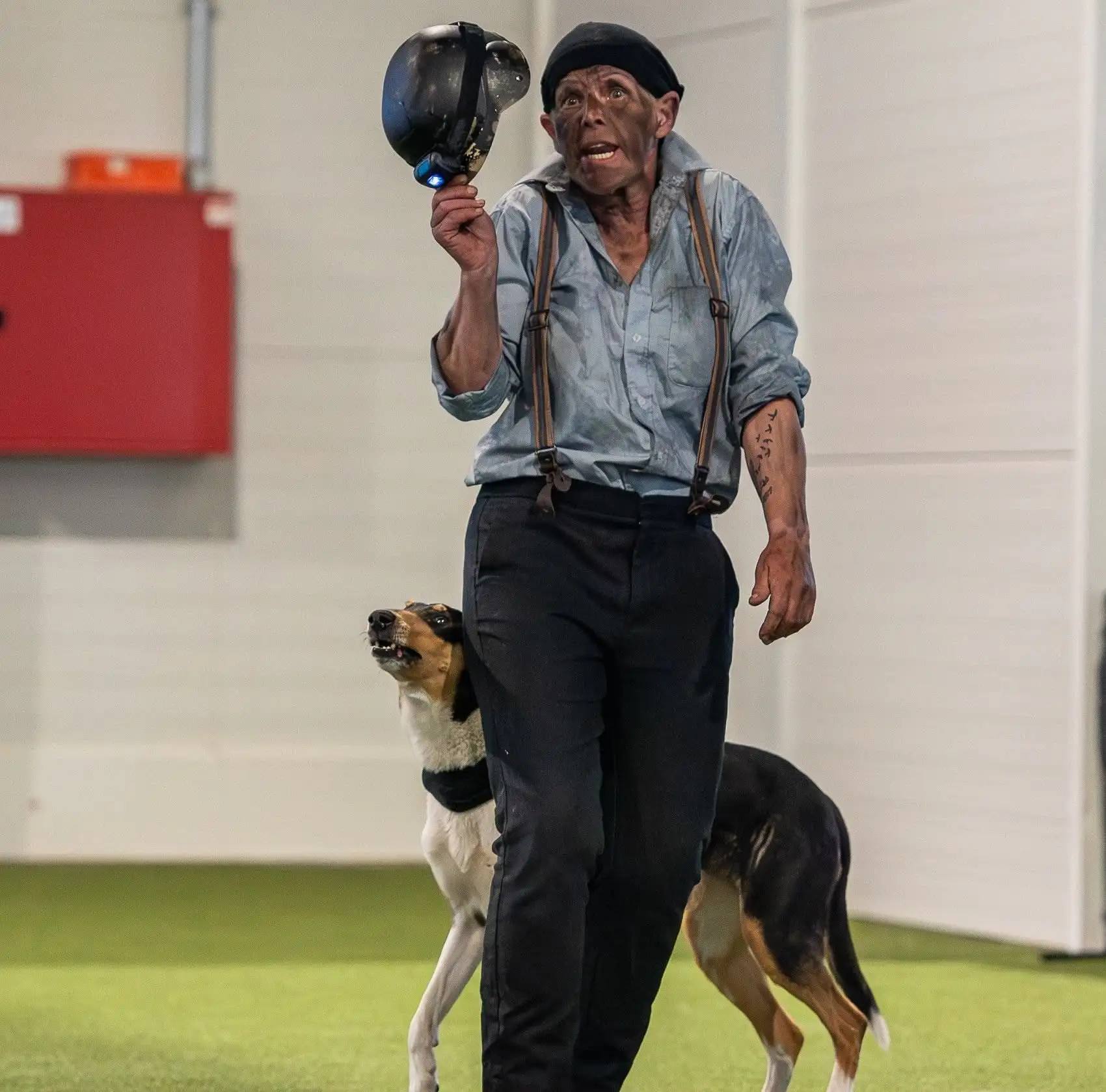 Farkas Edit Dog Dancing verseny közben a 16 Tons kűrben
